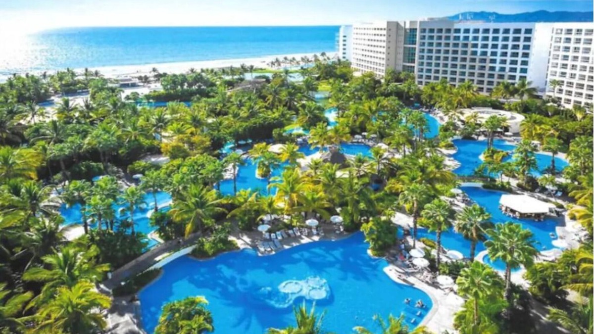 Las Jarretaderas Resort | Luxury 1BR at 5⭐ Resort w/Jacuzzi, Pools, Spa, Golf, Kids Club & Beach Access