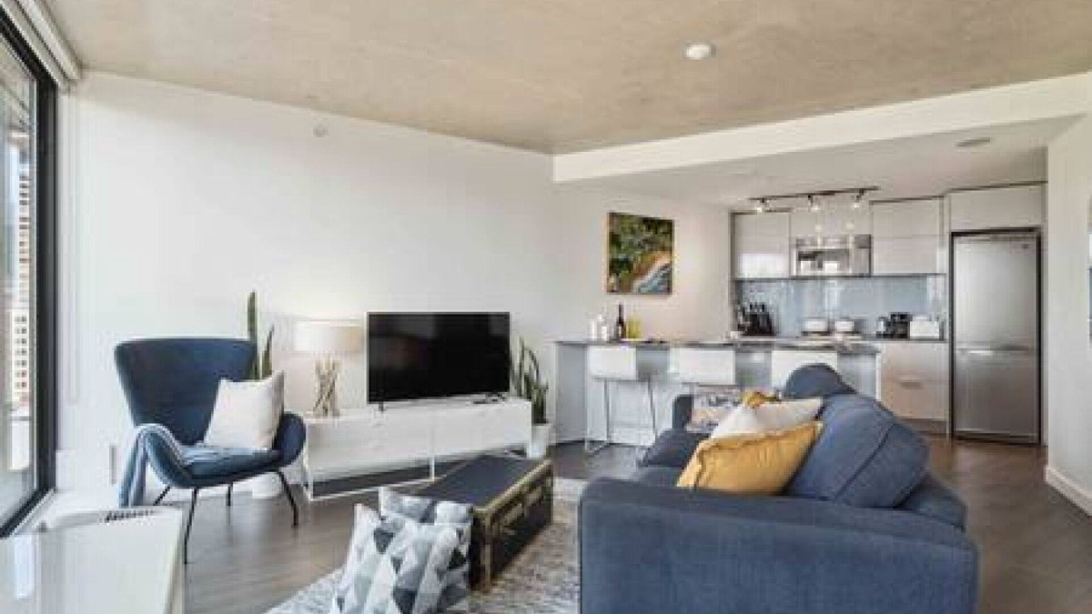 Gastown Apartment | Luxury 1BR Condo, Downtown Vancouver!