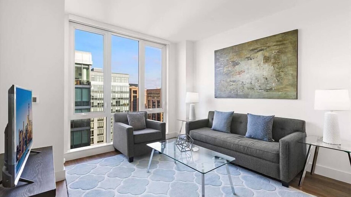 White Plains Apartment | Luxury 1BR | Gym & Pool | Downtown White Plains