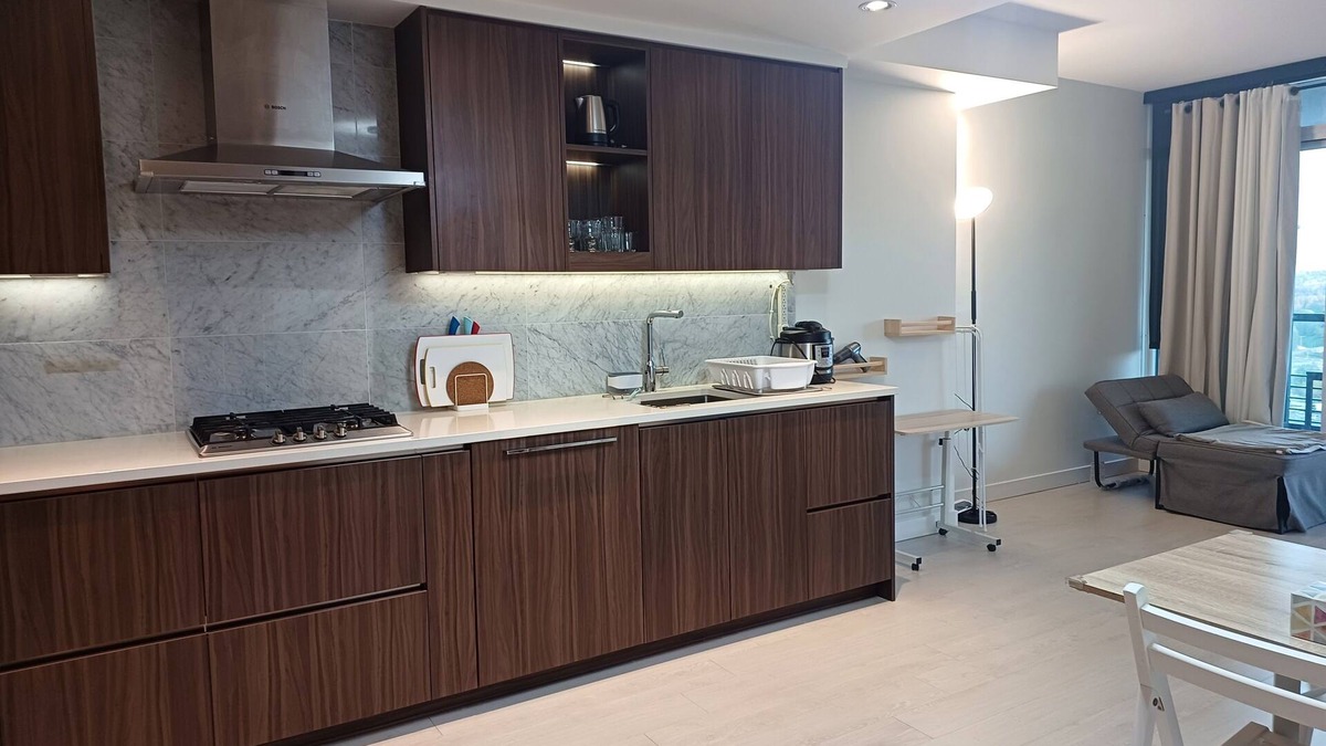 Burnaby Condo | Luxury 1BR High-Rise Condo in Brentwood | Views, SkyTrain, Patio, Amenities