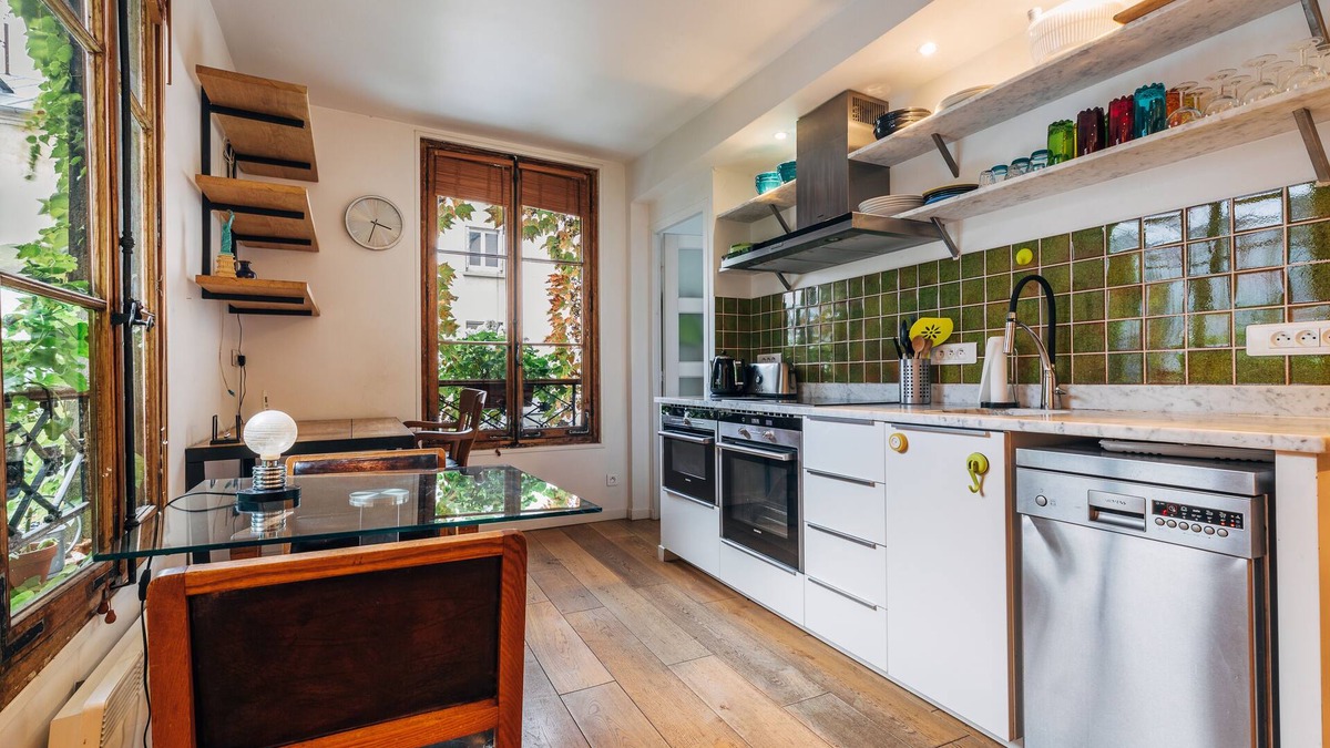 Quartier de la Folie-Mericourt Apartment | luxury 1BR quiet fully equipped kitchen washer/drier