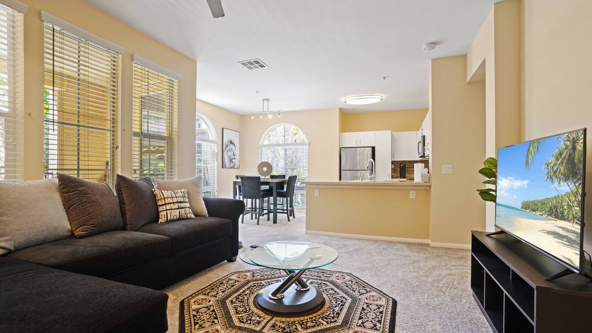 Anaheim Resort Apartment | Luxury 2-BD/BA Apt! 5 Mins to Disney ! Angel Stadium! Honda Center! The Outlets!