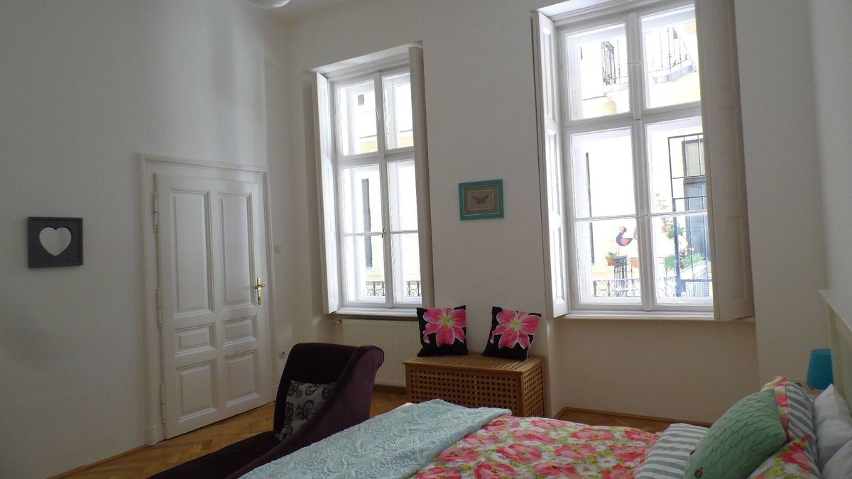 Terezvaros Apartment | Luxury 2 Bed 2 Bath Apartment, Sleeps 4, Central Budapest, Andrassy, Opera