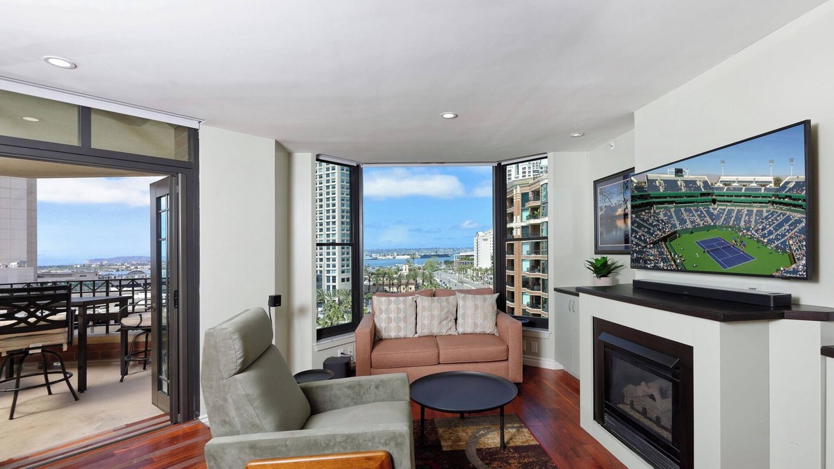 Downtown San Diego Condo | Luxury 2-Bed, 2-Bath Condo with Stunning Bay Views