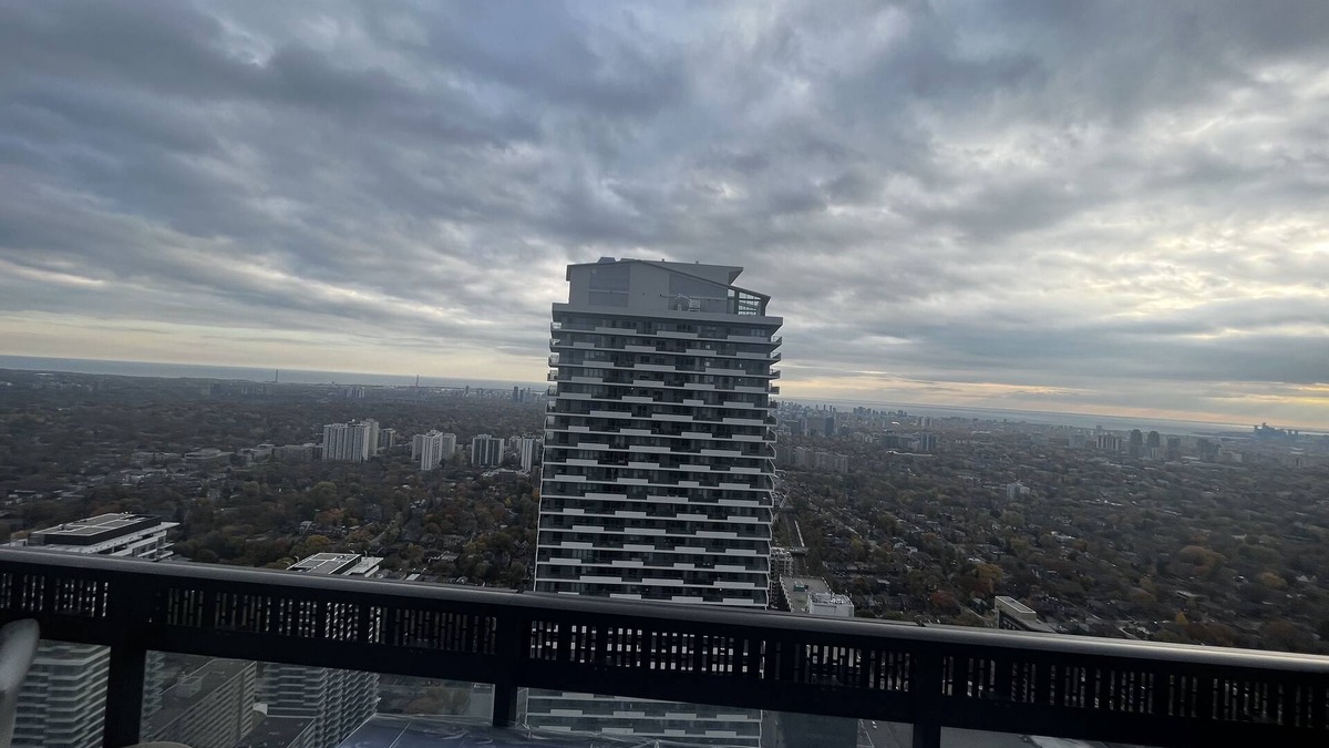 Mount Pleasant West Apartment | Luxury 2 bed 2 bath in 50th floor midtown Toronto,