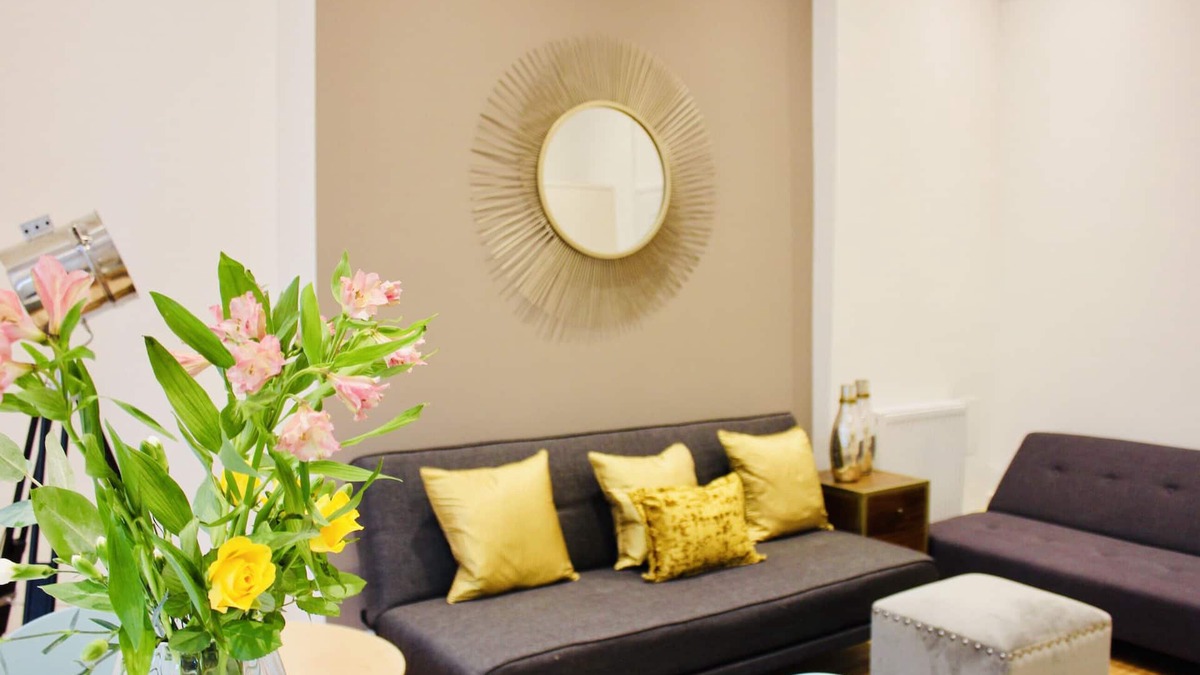 Kilburn Apartment | Luxury 2 Bed apartment- Zone 2 (10 mins into Central London)