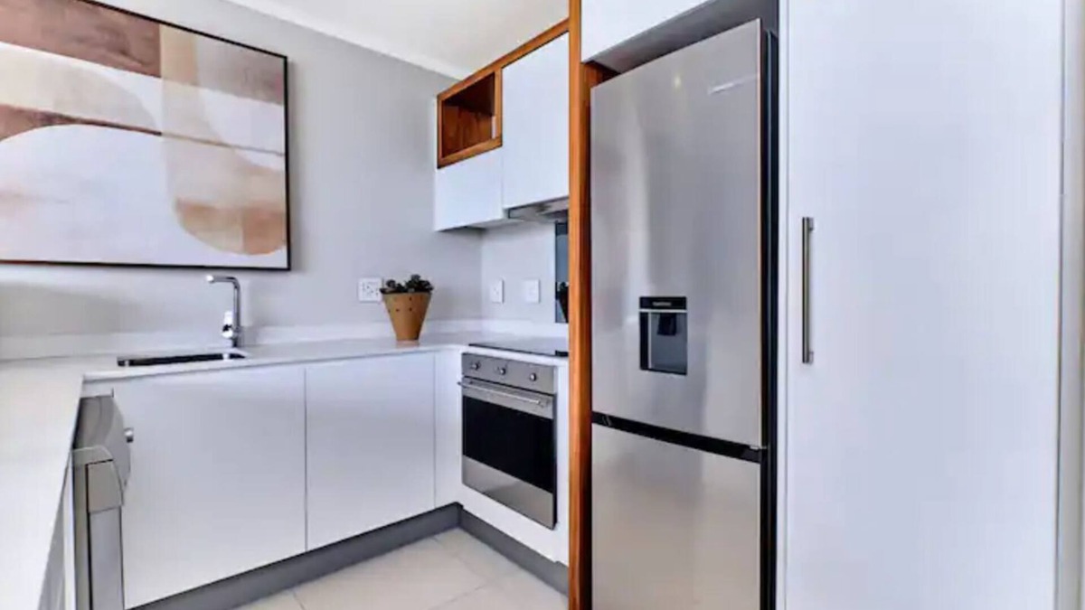 Greater Johannesburg Metropolitan Area Apartment | Luxury 2 bed en-suite on the 10th floor with views