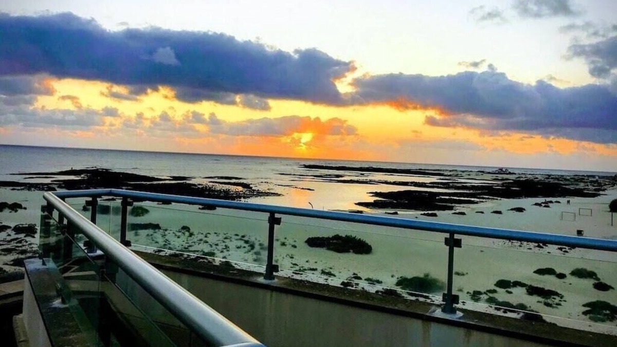 Los Lagos Apartment | Luxury 2 bed Penthouse Apartment on El Cotillo beach stunning views. Marfolin 18