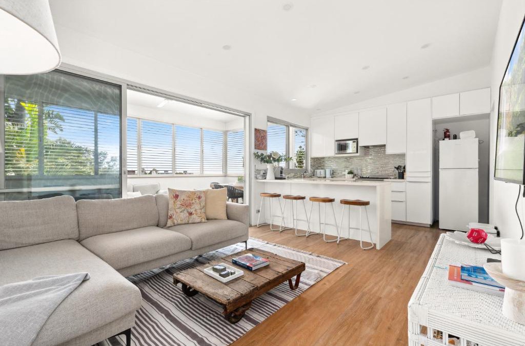 Narrabeen House | Luxury 2-Bed with Ocean Views and Garden