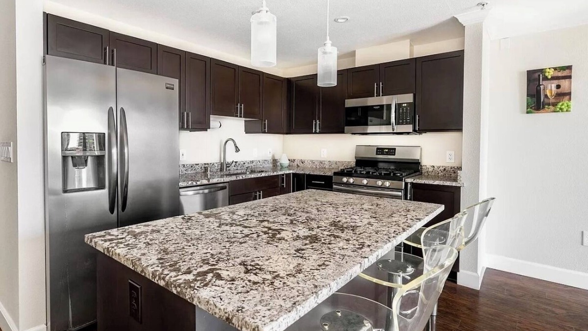 Downtown San Diego Condo | Luxury 2 Bedroom, 2 Bath Condo with San Diego Harbor Views
