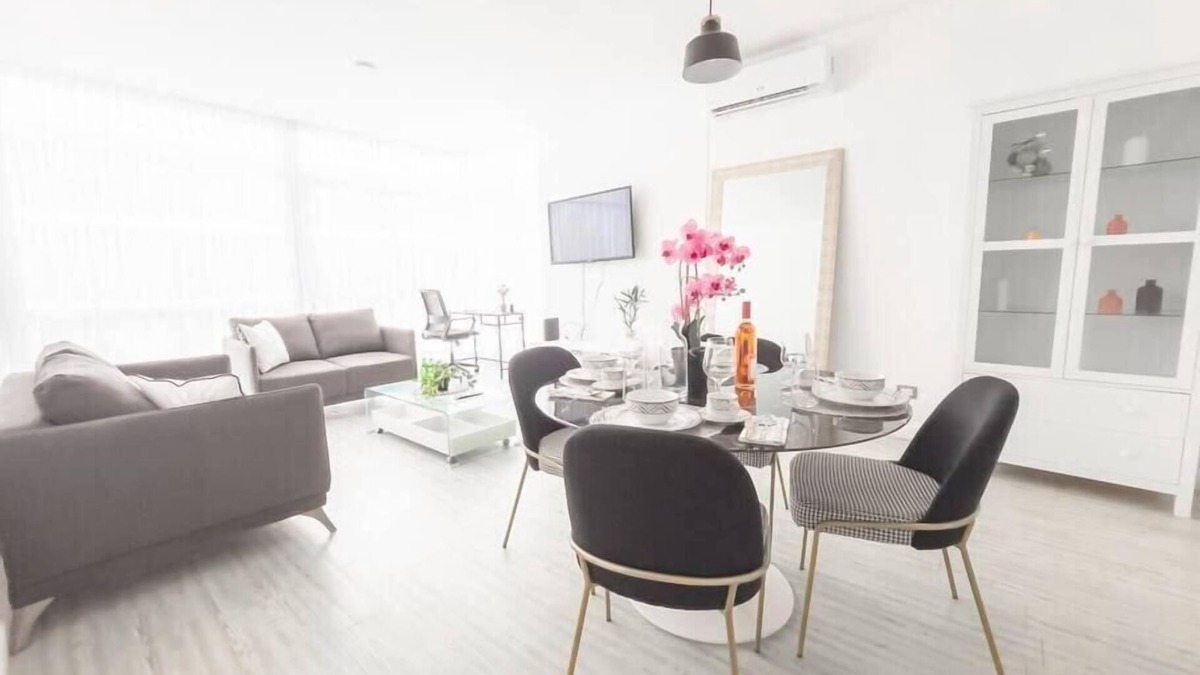 San Francisco Apartment | Luxury 2 bedroom apt free parking and Pool