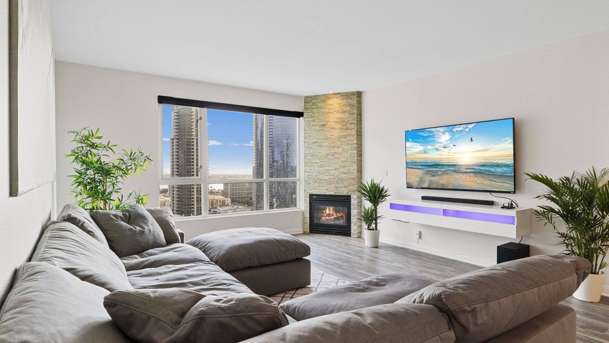 Columbia Condo | Luxury 2-bedroom condo with ocean views in Little Italy.