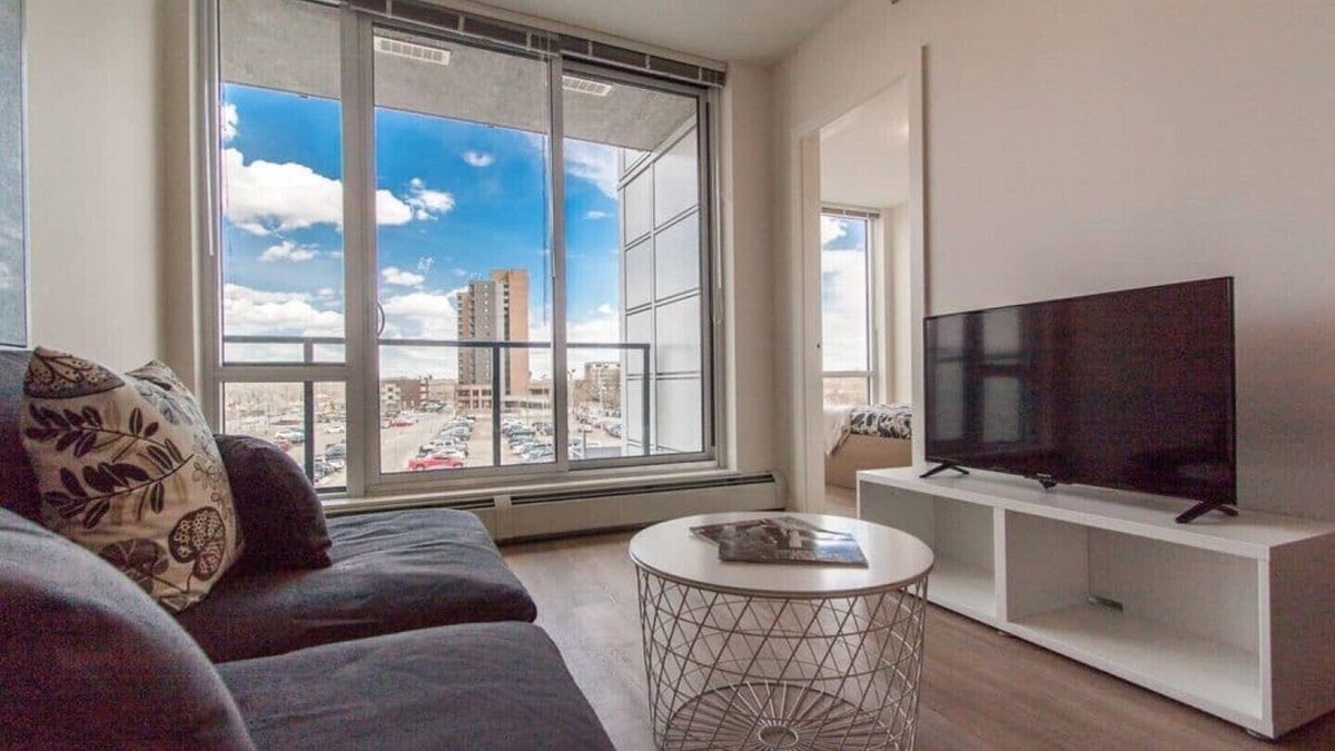East Village House | Luxury 2 bedroom condo Sleep 6