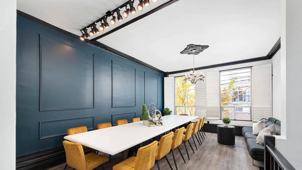 King West Village House | Luxury 2 Bedroom Condo W/ Parking, Budweiser arena