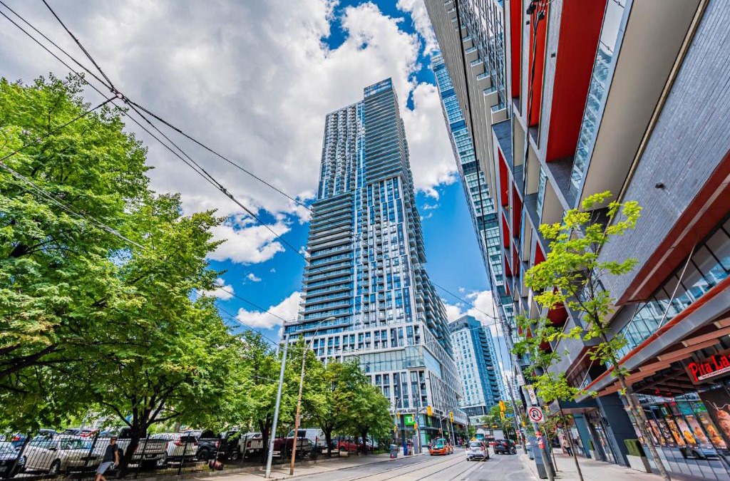 Church and Wellesley House | Luxury 2 Bedroom Condo High Floor close to Eaton Center
