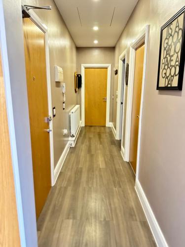 Dudley Apartment | luxury 2 bedroom flat with a kitchen