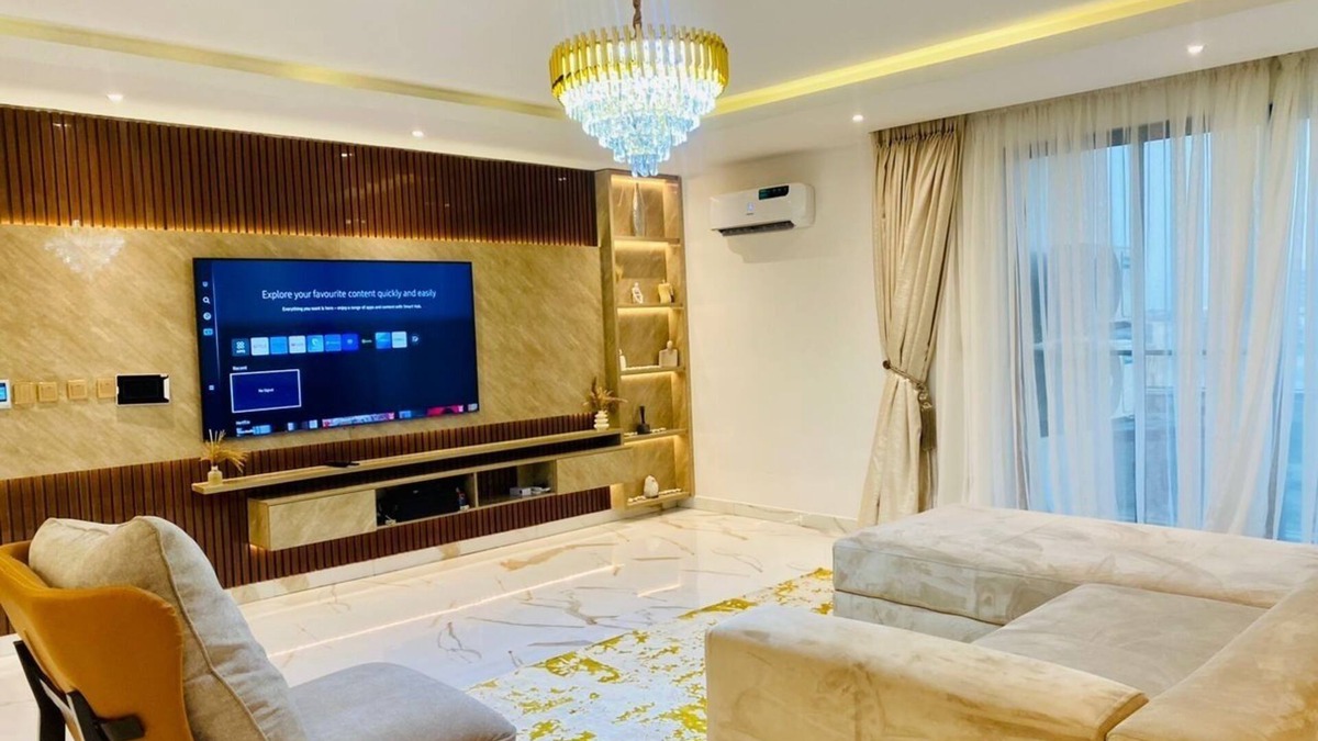 Lekki Phase 1 Apartment | Luxury 2 Bedrooms Apartment with Plastation 5