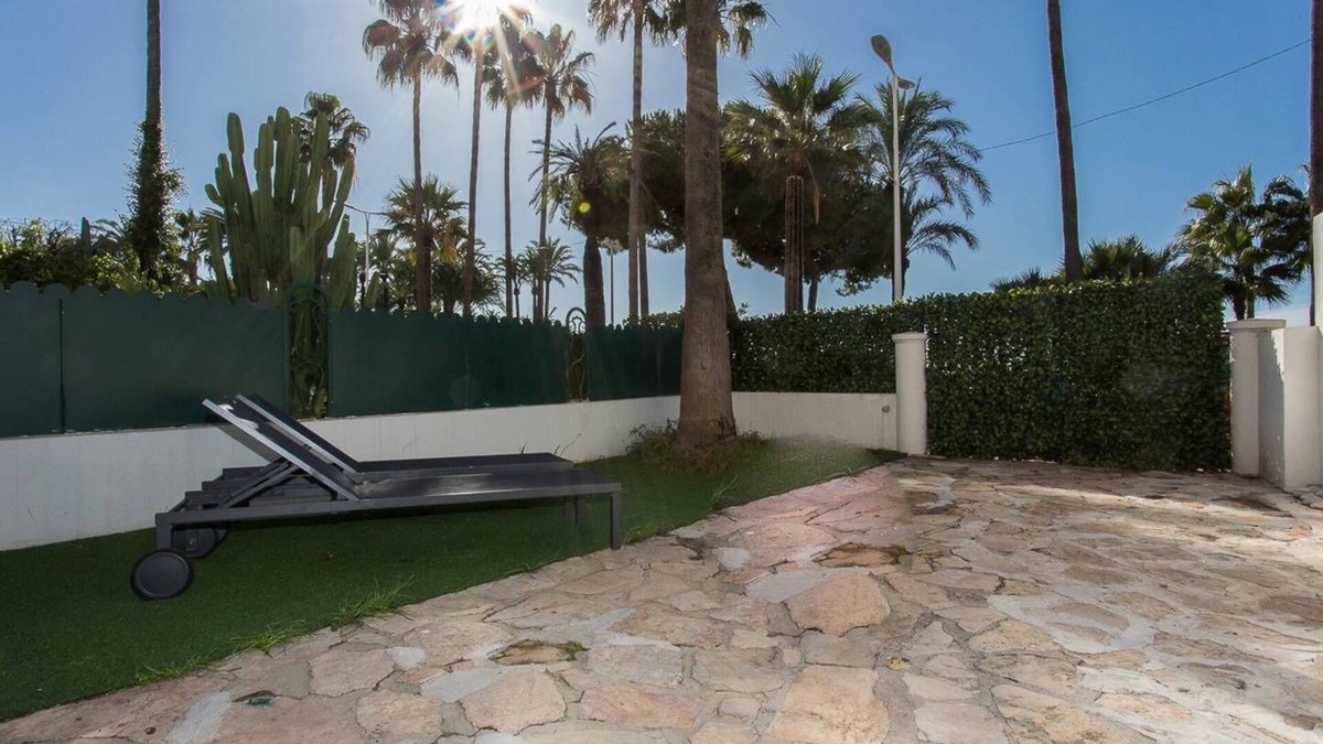Pointe Croisette Apartment | Luxury 2 bedrooms on La Croisette!