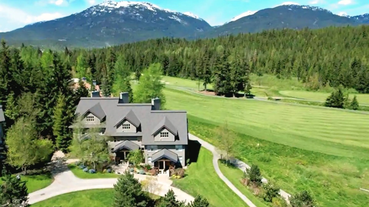 Blackcomb House | Luxury 2BD/2BA Sleep 6 Townhome- Free Parking