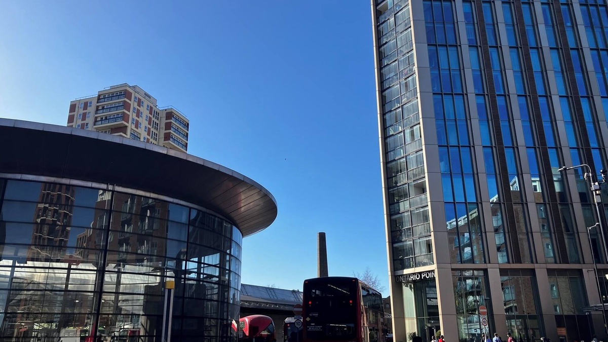 Rotherhithe Apartment | Luxury 2BR/2BA near Tube: Panoramic London Bridge Views