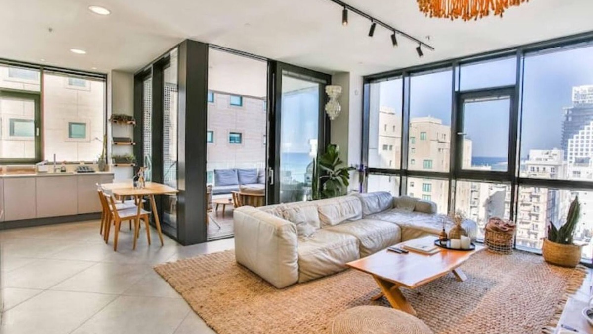 Old North House | Luxury 2BR Beachfront Apartment