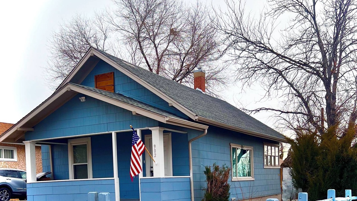 Pueblo House | Luxury, 3 bd home near Riverwalk, CSU Pueblo & local hospitals-Downtown-Golfing
