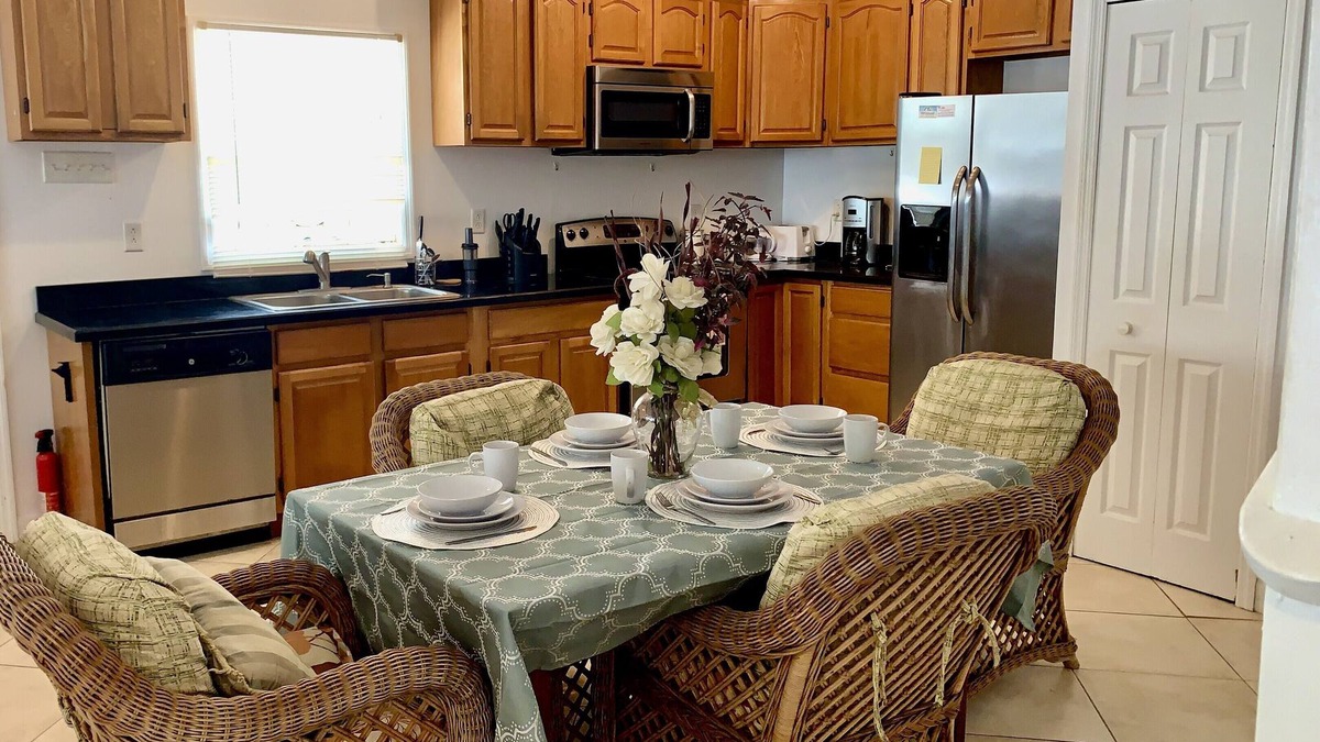 Frigate Bay Condo | Luxury 3-Bed, 2-Bath Condo. 3 king beds, pool, tennis and golf