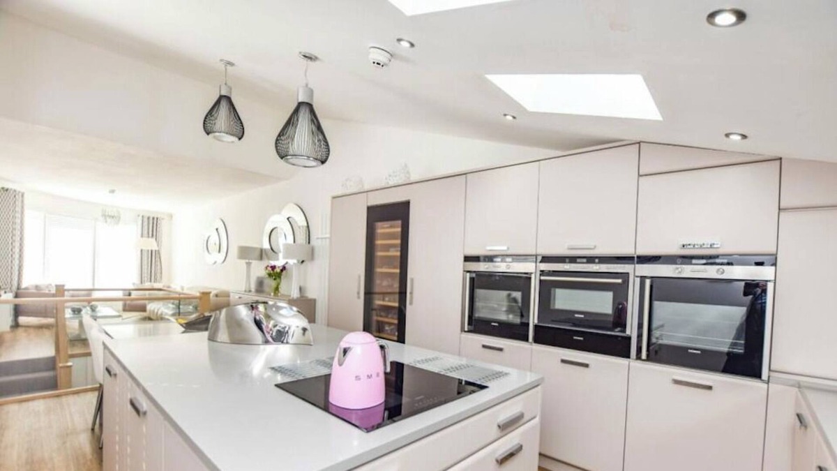 Trafford Apartment | Luxury 3-bed Duplex Penthouse
