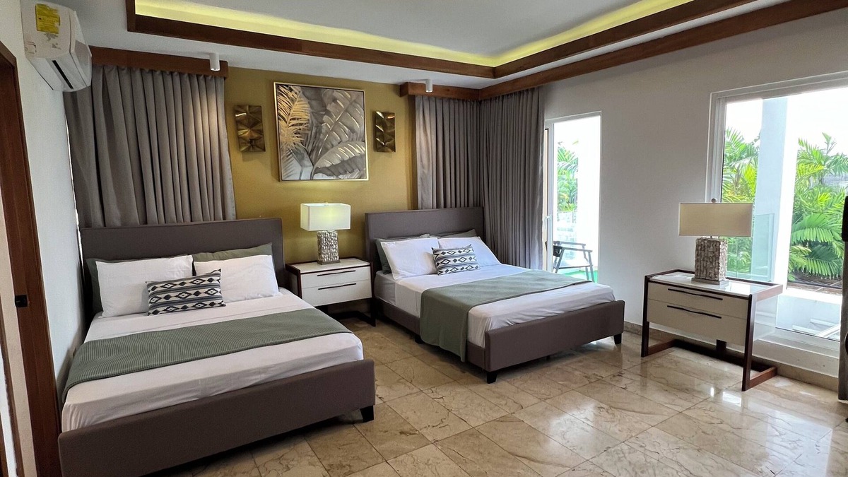 Juan Dolio Villa | Luxury 3-bed -Jacuzzi villa with WiFi and AC in Juan Dolio