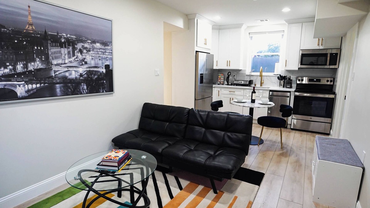 Takoma Apartment | Luxury 3-Bedroom Apartment in Takoma, NW DC