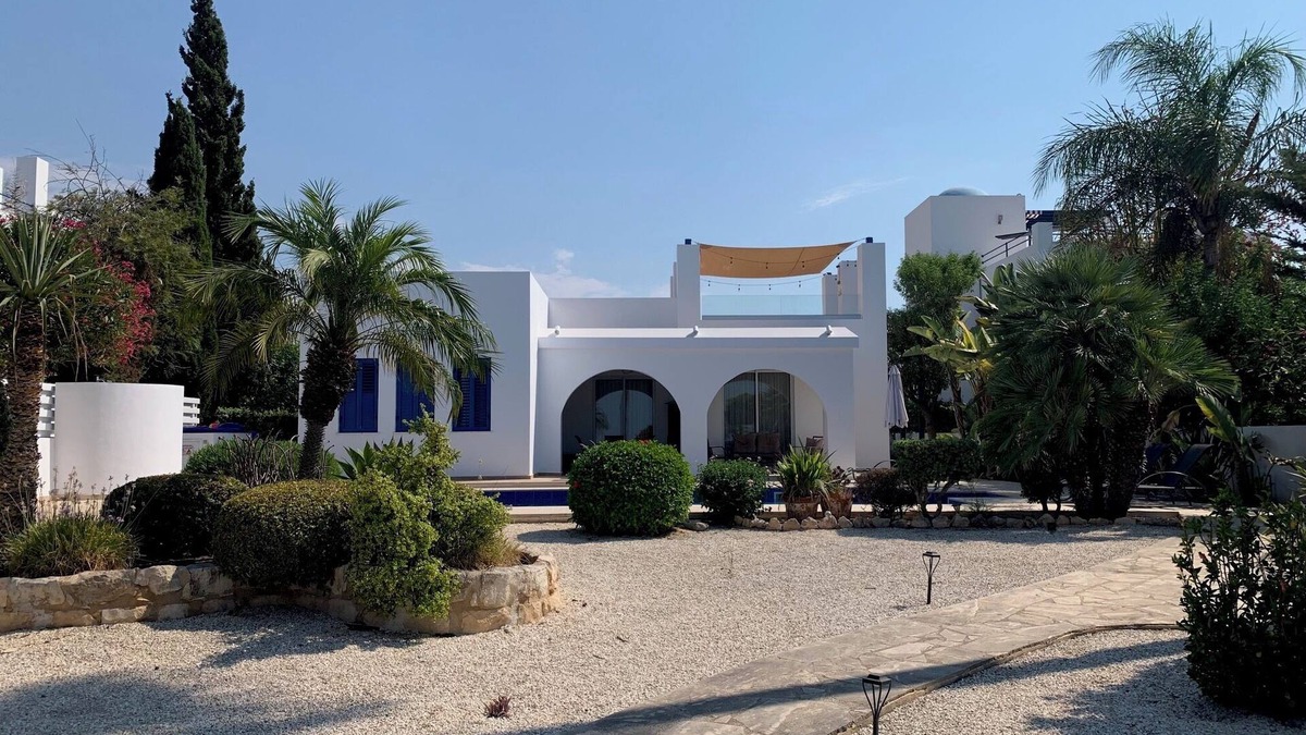 Latchi Villa | Luxury 3 Bedroom Beach Villa with heated swimming pool.