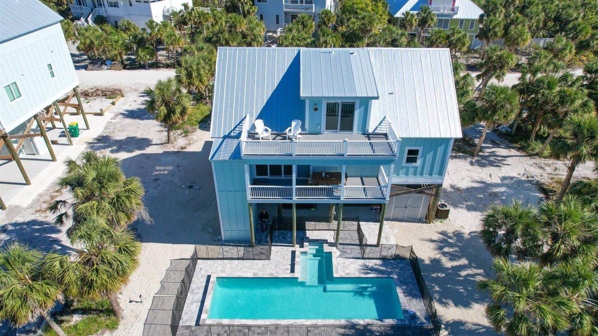 Palm Island House | Luxury 3 Bedroom home on deep water canal!