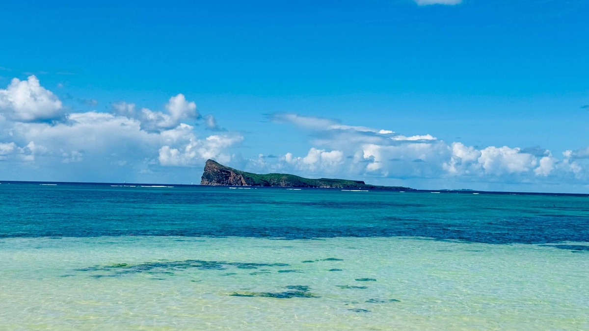 Bain Boeuf House | Luxury 3 Bedroom Duplex Private Beach in Bain Boeuf – Comfort and Security