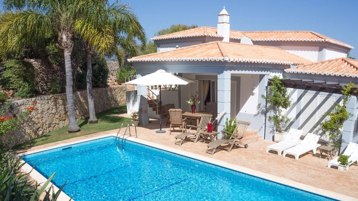 Estombar Villa | Luxury 3 bedroom villa with private pool on the Gramacho golf course