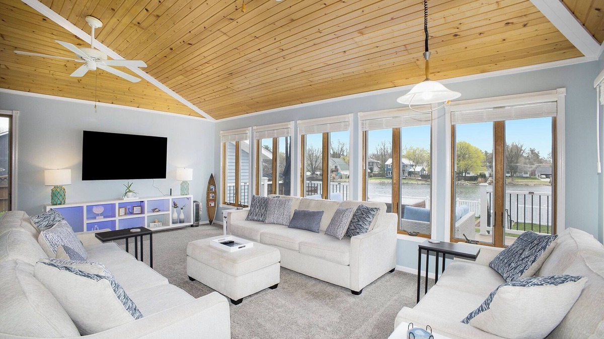 Linden House | Luxury 3 bedroom waterfront home with indoor hot tub, sauna, paddle boat & kayak