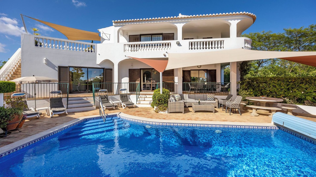 Luz Villa | Luxury 3 to 4 bedroom Villa With Wonderful Sea And Mountain Views