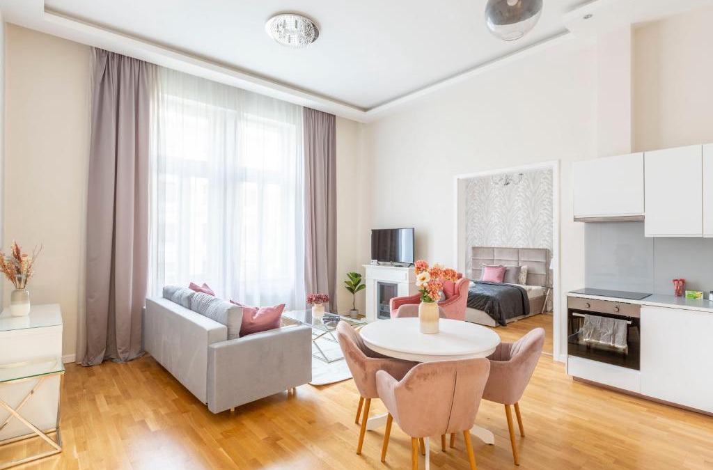Ujlipotvaros Apartment | Luxury 3BEDRM 2BATHRM Apartment with Danube River View