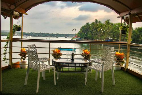 Chopdem Boat Rental | Luxury 3BHK Floating Villa in North Goa