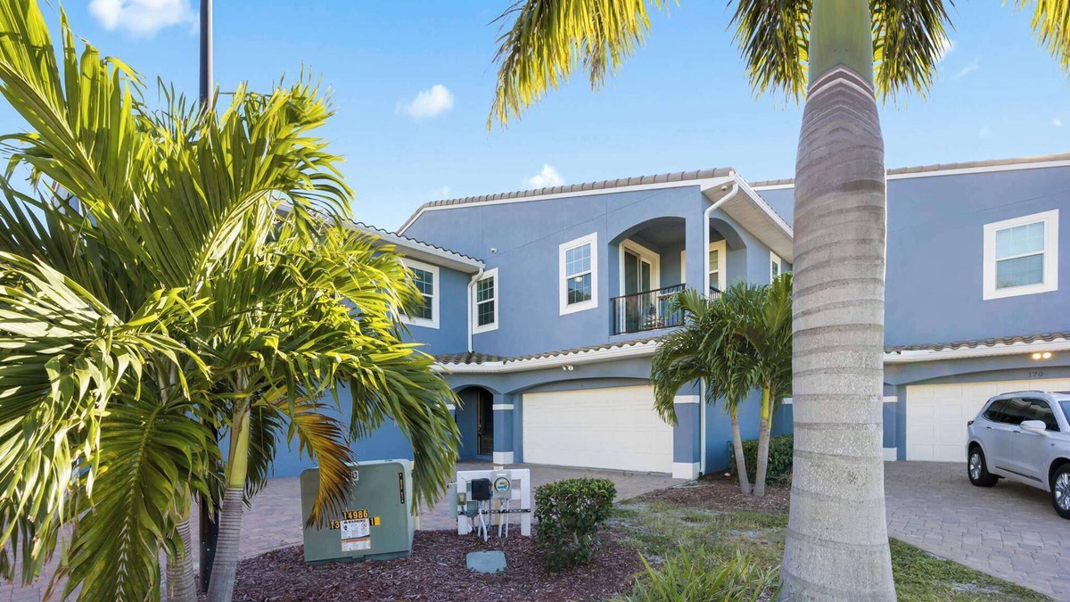 Ocean Side Village House | Luxury 3BR Townhome: Walk to Beach + Pool Access!