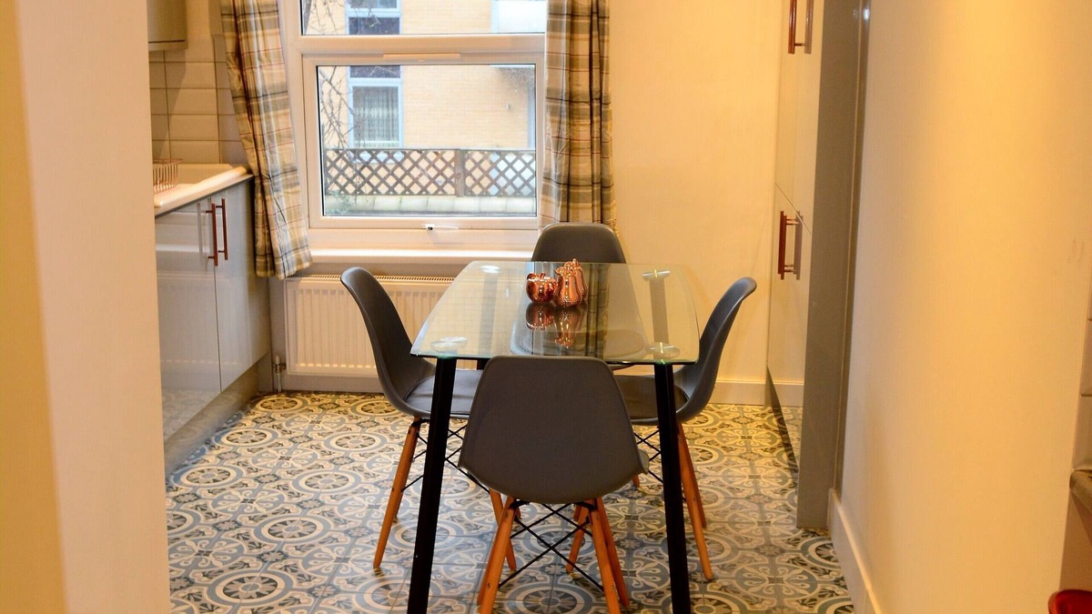 Holloway Apartment | Luxury 4/5 bed 2 bath Victorian London home