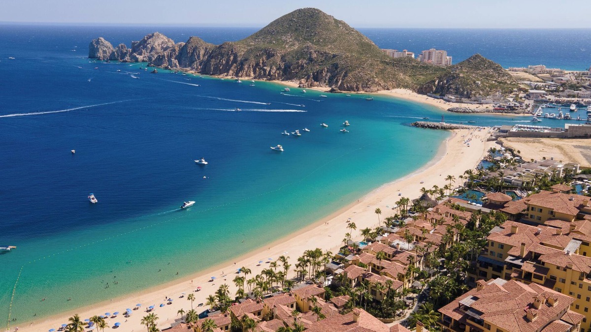 El Medano Ejidal Villa | Luxury 4 Bd Beachfront Villa #6 in Cabo 5-Star Service