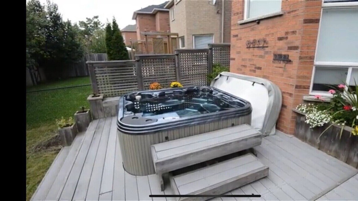 Richmond Hill House | LUXURY 4 BD DETACHED HOUSE WITH HOT TOP