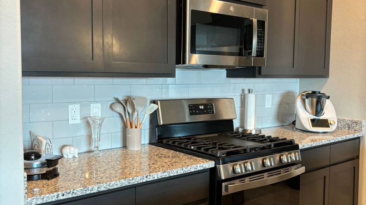 Chamberino House | Luxury 4-Bed Home, Family-Friendly, All Amenities & Close to Shopping Center