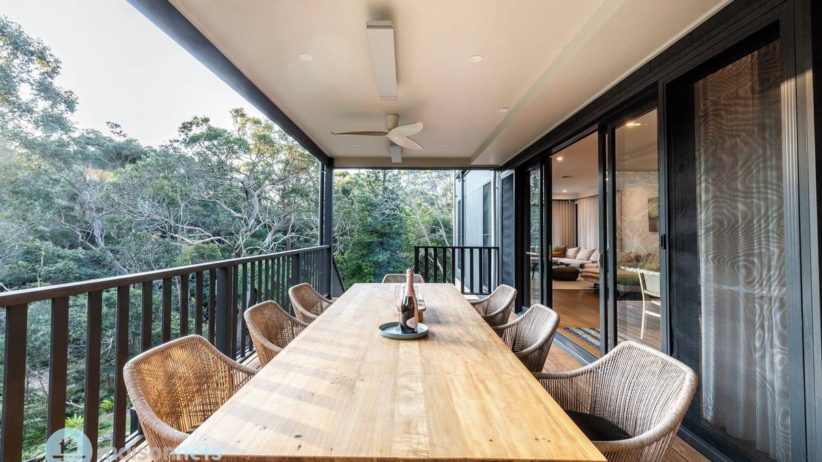 Manly Vale House | Luxury 4 Bed Sydney Home Close to Manly Beach