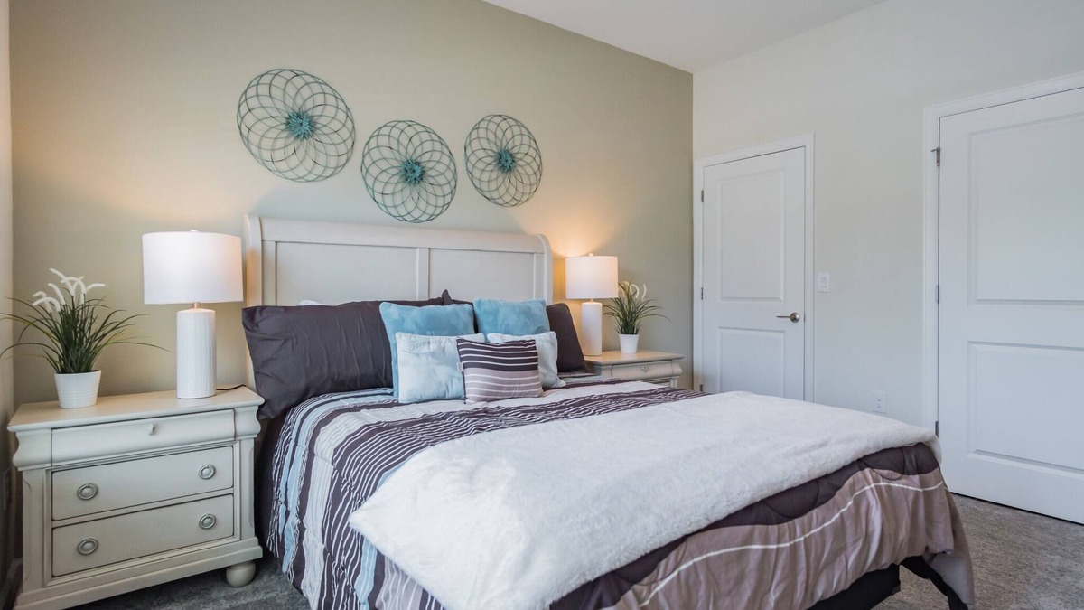 Davenport House | Luxury 4 bedroom 3 bath pool Home 136