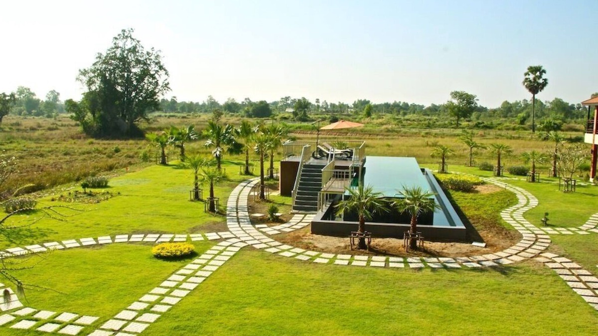 Udon Thani Villa | Luxury 4 Bedroom, Fully Catered Pool Villa Nestled In The Rice Fields Of Isan