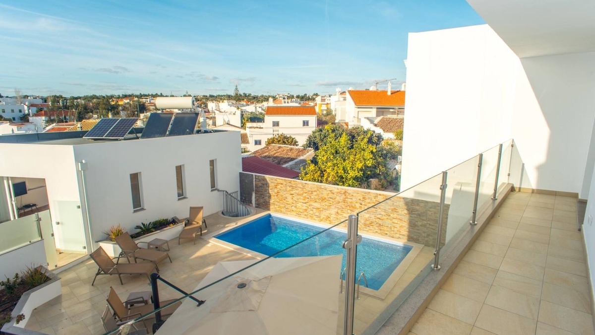 Tavira Cottage | Luxury 4 bedroom house with private pool in the city center