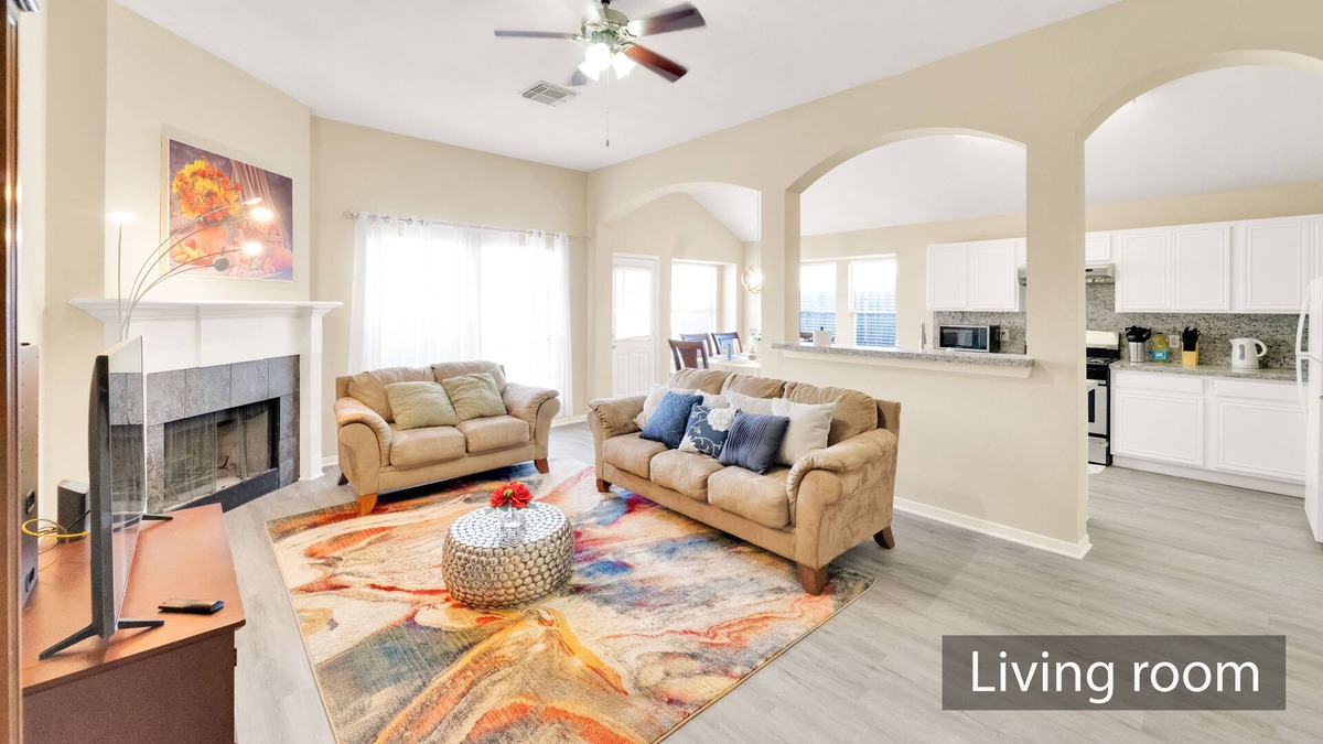 Houston House | Luxury 4 Bedroom near Willowbrook Mall ❤️ ⭐
