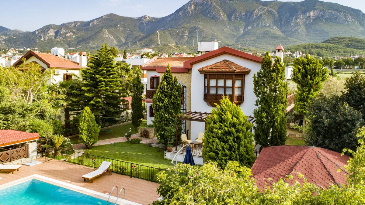 Dogankoy Villa | Luxury 4 bedroom villa in Bellapais, Cyprus, near Kyrenia centre, newly restored