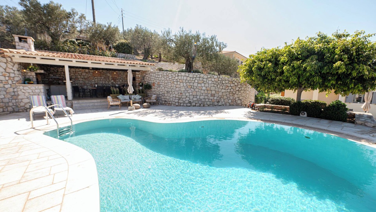 Galatas Villa | Luxury 4 Bedroom Villa With Private Pool and Panoramic Sea View